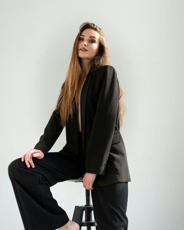 POISE MARKETING studio photography